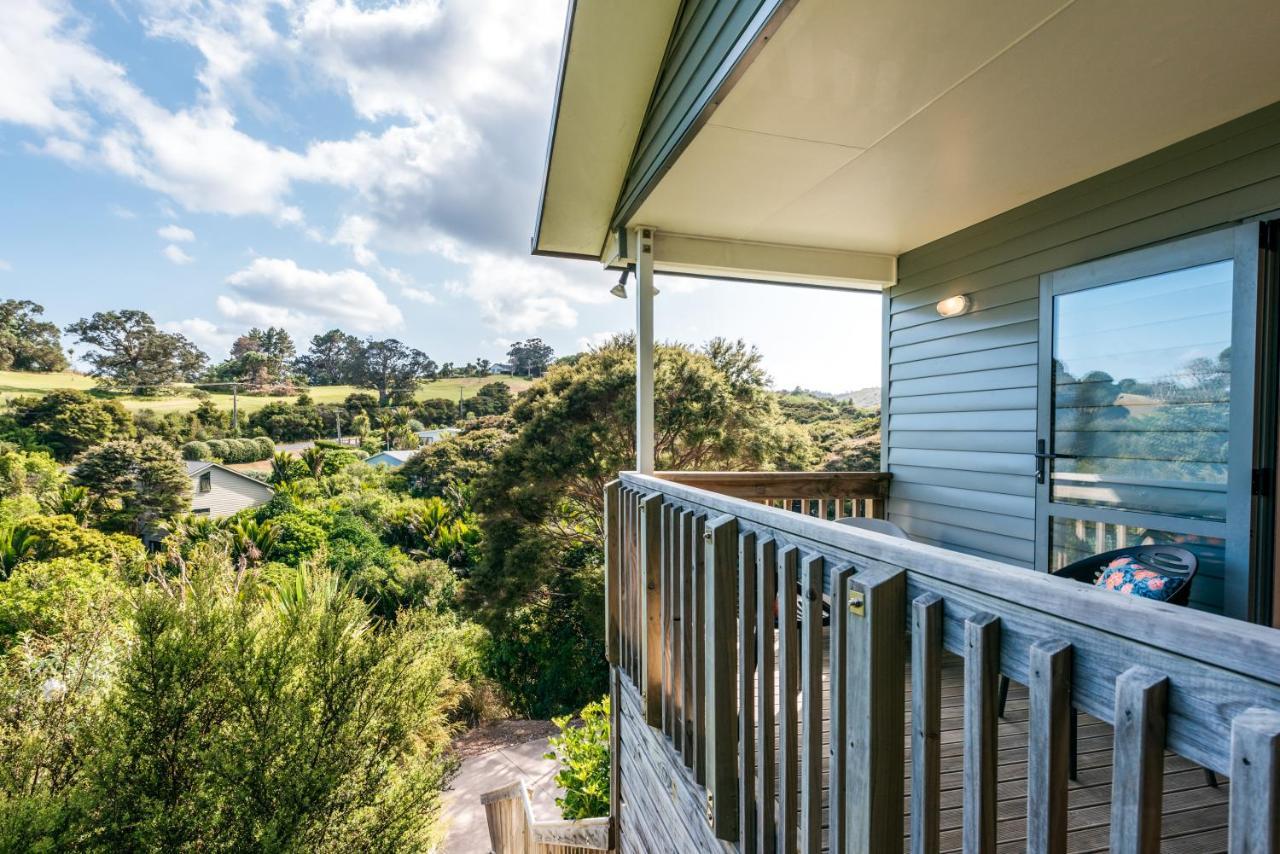 Treetop Retreat - Onetangi Holiday Home Экстерьер фото