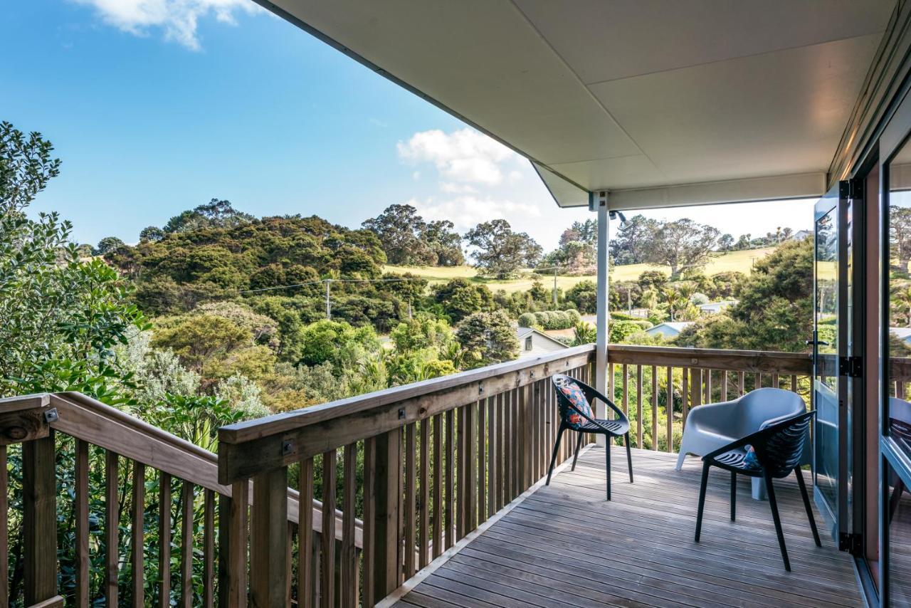 Treetop Retreat - Onetangi Holiday Home Экстерьер фото
