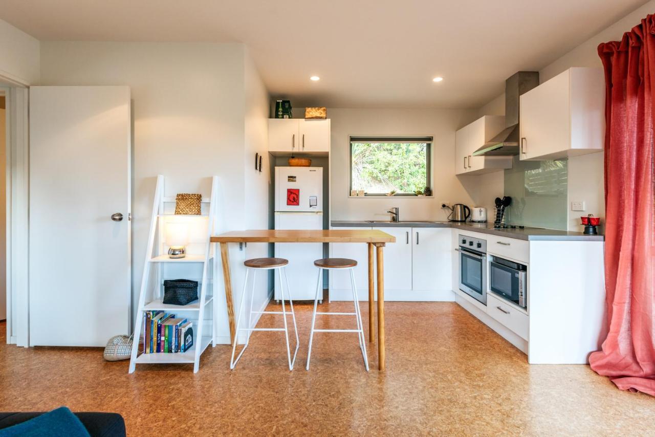 Treetop Retreat - Onetangi Holiday Home Экстерьер фото