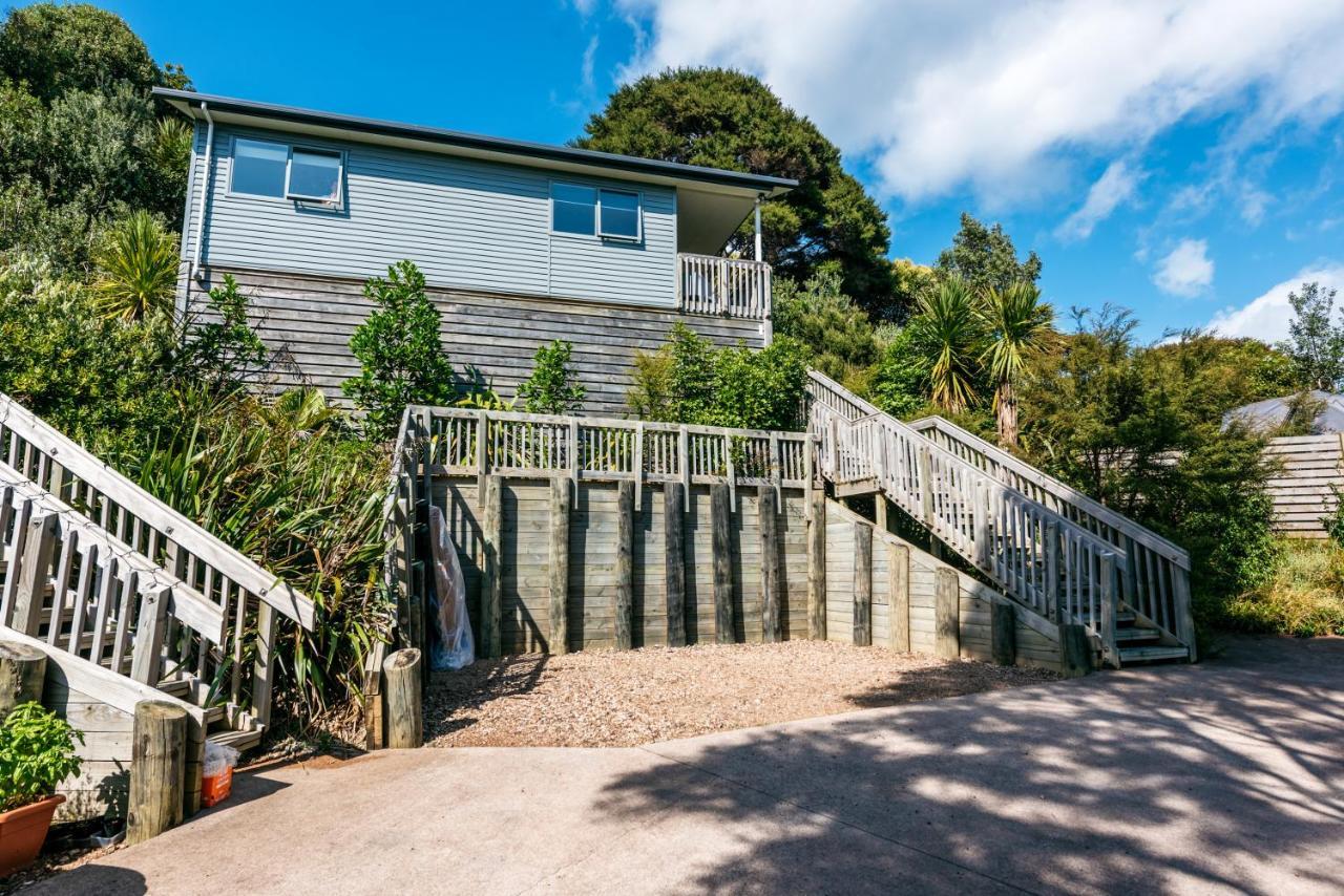 Treetop Retreat - Onetangi Holiday Home Экстерьер фото