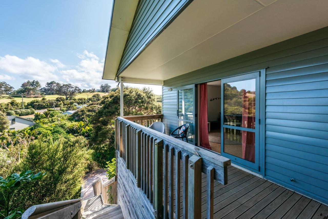 Treetop Retreat - Onetangi Holiday Home Экстерьер фото