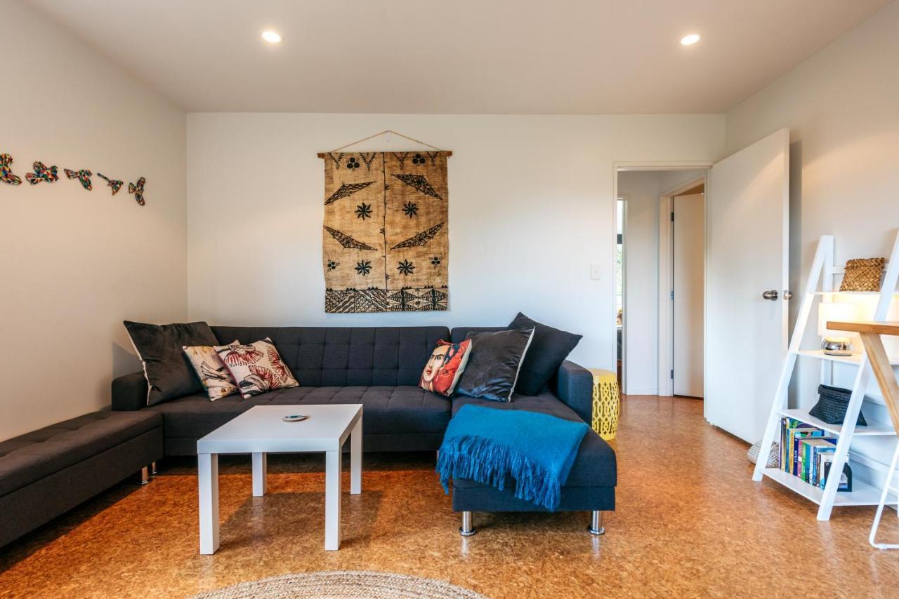 Treetop Retreat - Onetangi Holiday Home Экстерьер фото