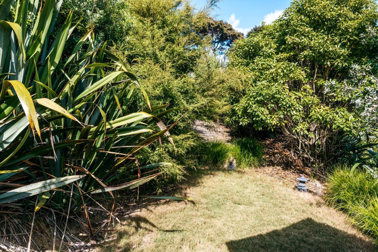 Treetop Retreat - Onetangi Holiday Home Экстерьер фото